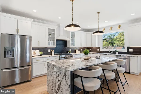 $1,374,888 | 6806 Farragut Avenue, Falls Church, VA 22042