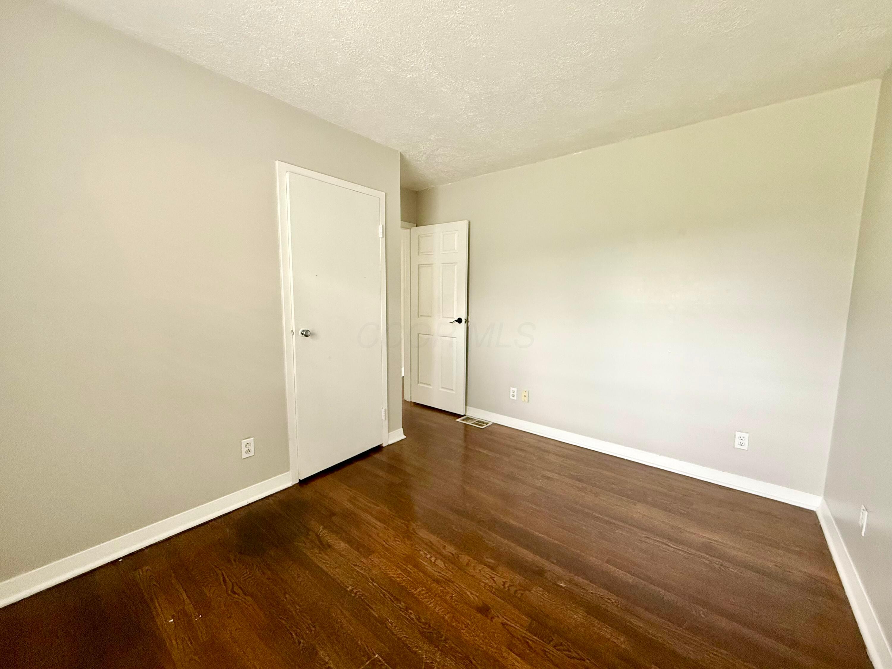 305 Danhurst Road Columbus, OH 43228 - Photo 26 of 39