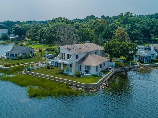 $1,395,000 | 99 Smith Street, Bristol, RI 02809