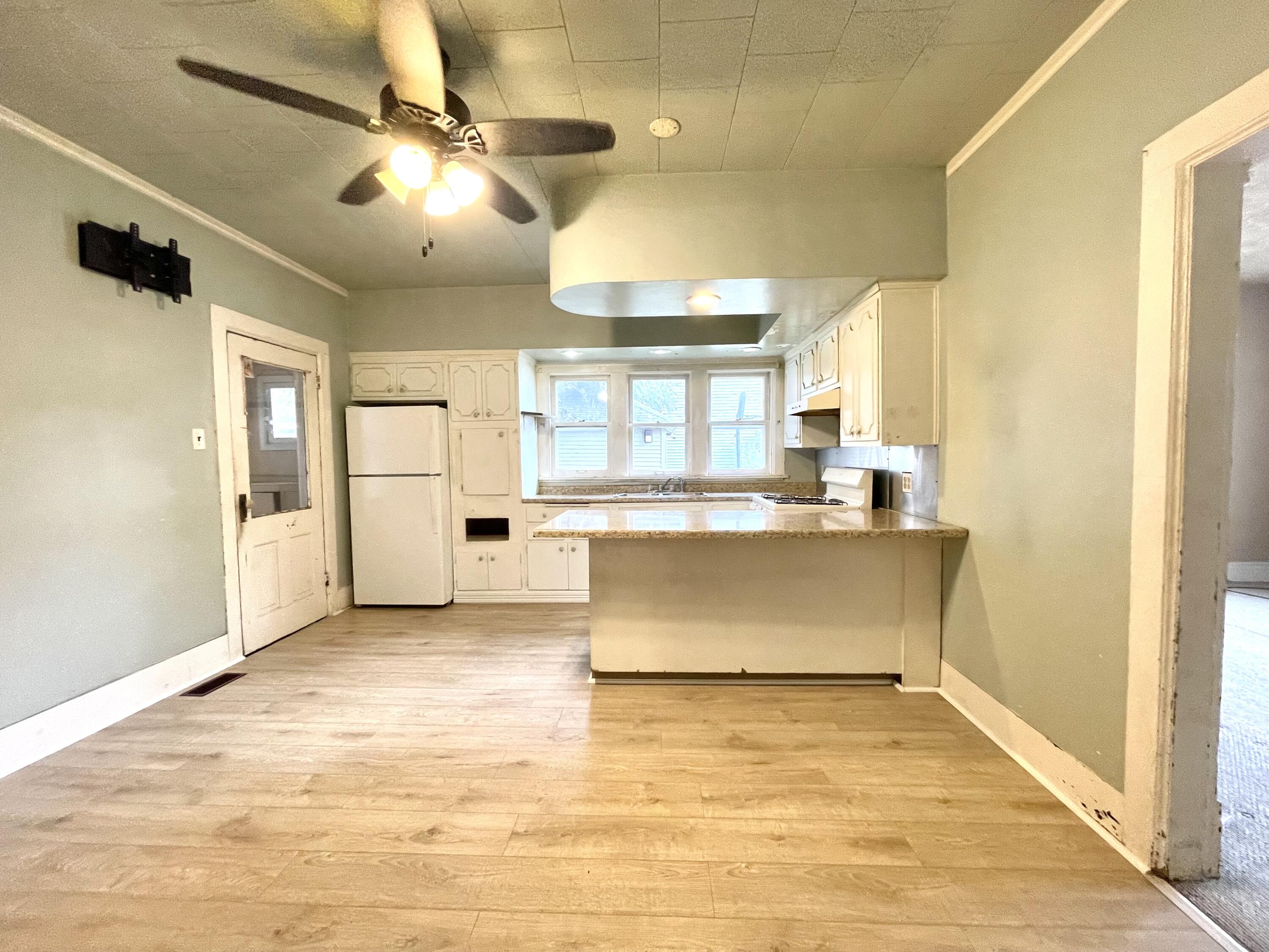 516 Rumely Street La Porte, IN 46350 - Photo 7 of 20 3000x2250