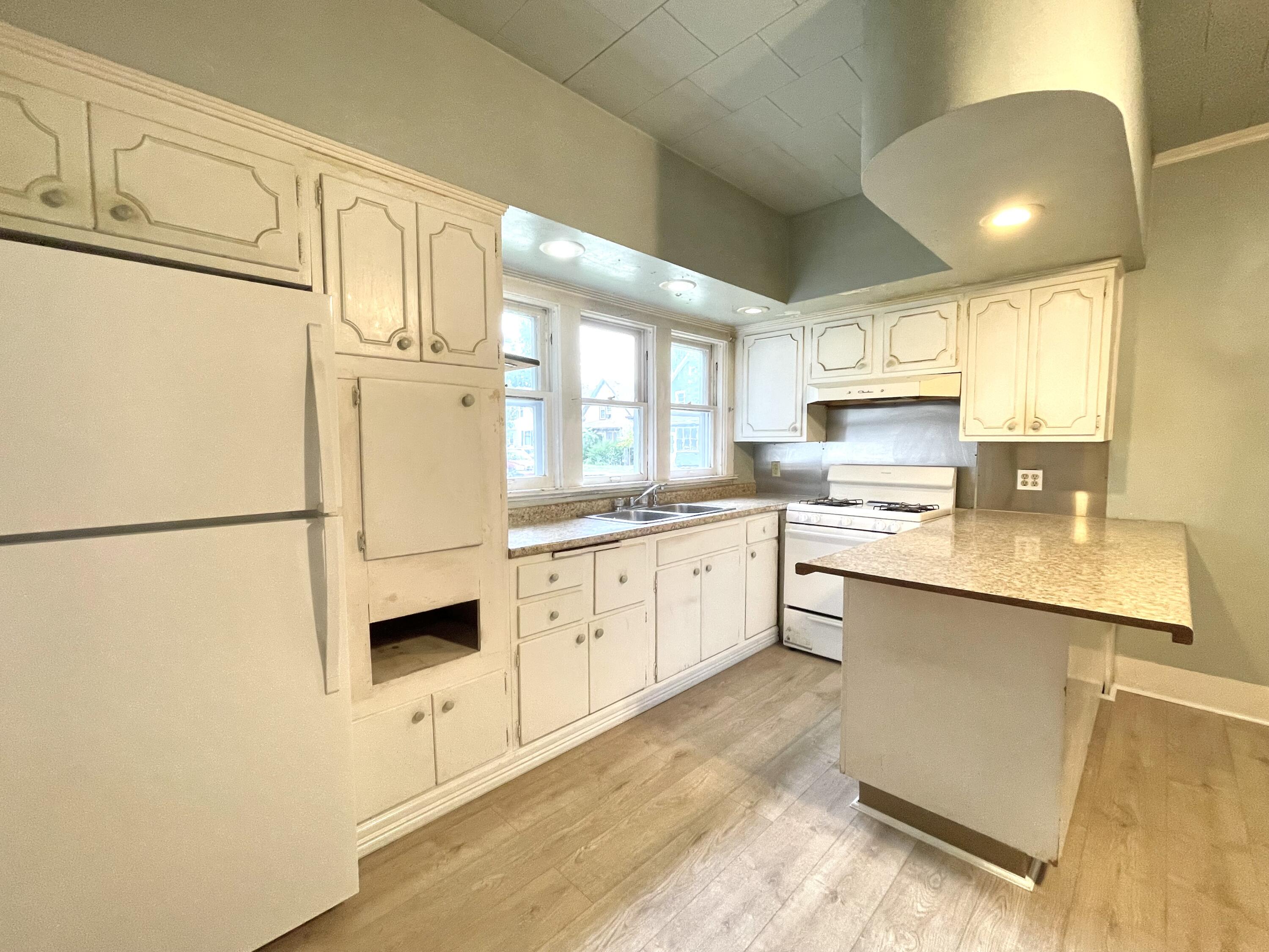 516 Rumely Street La Porte, IN 46350 - Photo 9 of 20 3000x2250