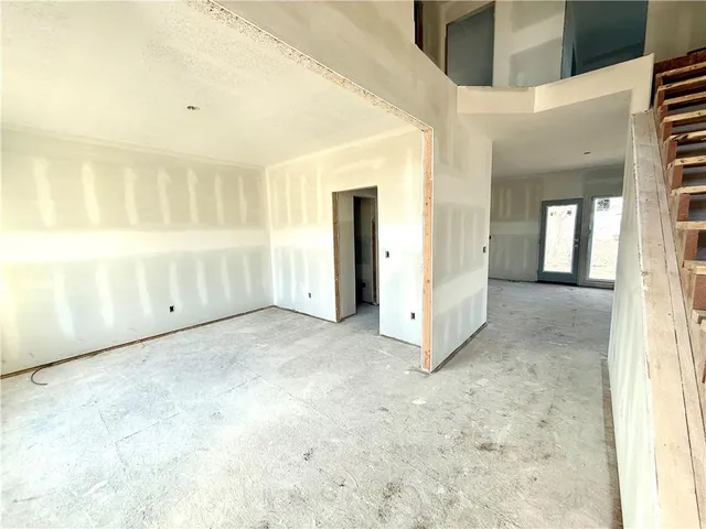 $539,900 | 9916 North Manning Avenue, Kansas City, MO 64157