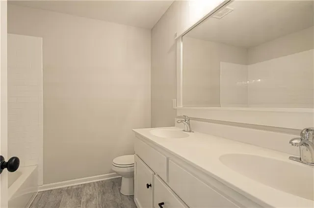 $539,900 | 9916 North Manning Avenue, Kansas City, MO 64157