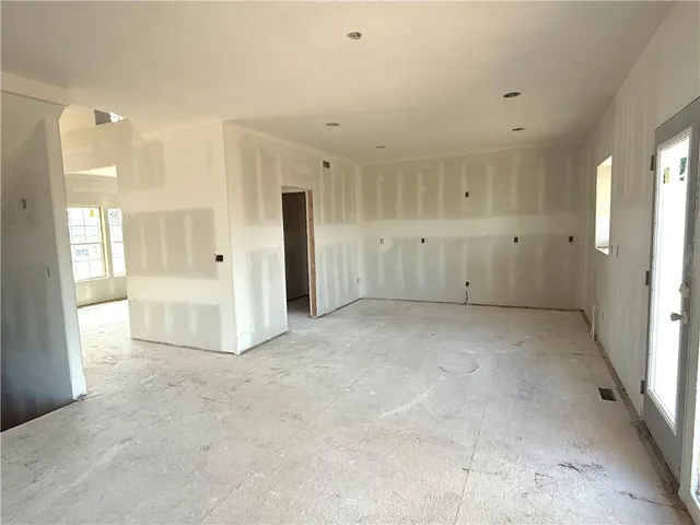 $539,900 | 9916 North Manning Avenue, Kansas City, MO 64157