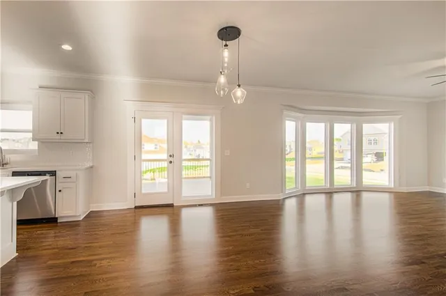 $539,900 | 9916 North Manning Avenue, Kansas City, MO 64157