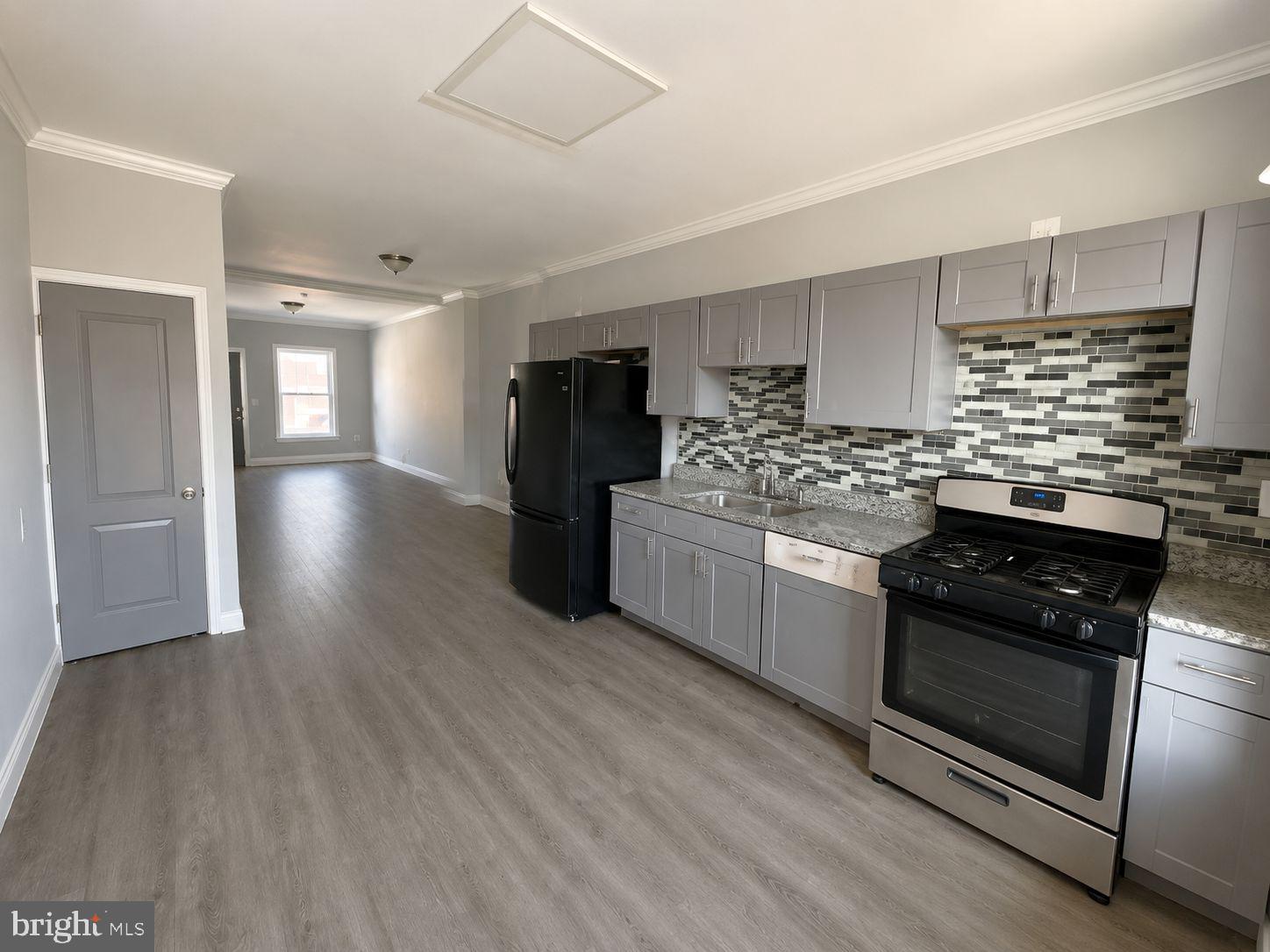 1677 Cliftview Avenue Baltimore, MD 21213 - Photo 2 of 9