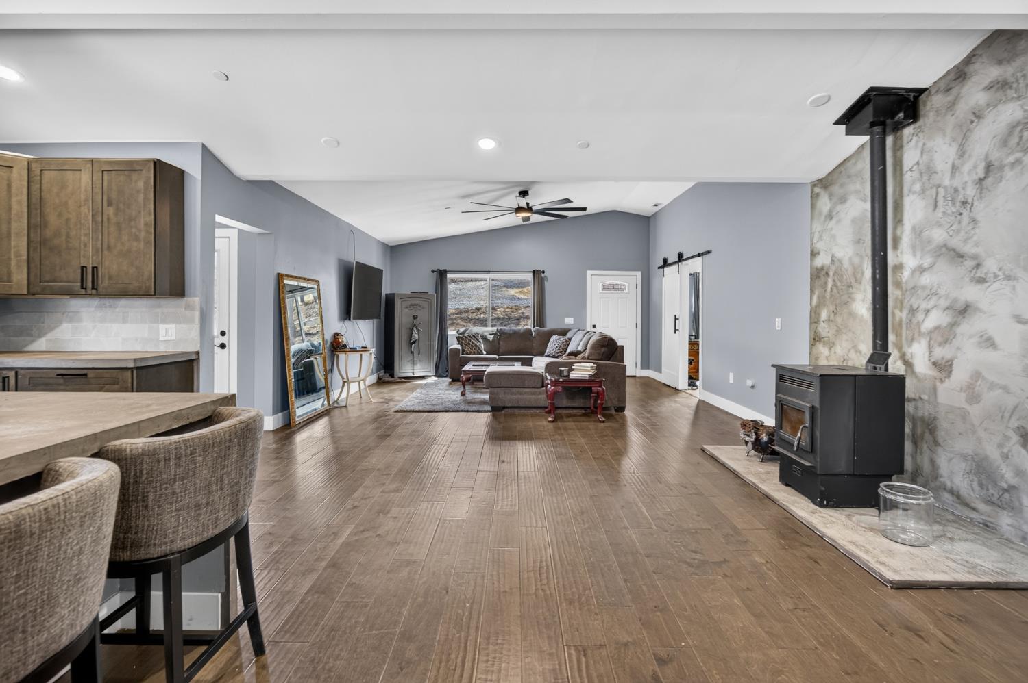 6161 Gallagher Road Pilot Hill, CA 95664 - Photo 10 of 49 Gallery Image 10