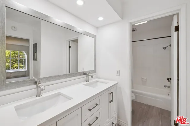 $515,000 | 5625 North Sumner Way, Unit 314, Culver City, CA 90230