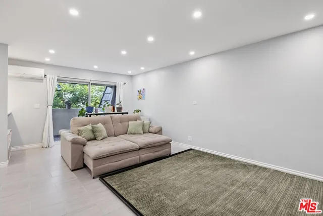 $515,000 | 5625 North Sumner Way, Unit 314, Culver City, CA 90230