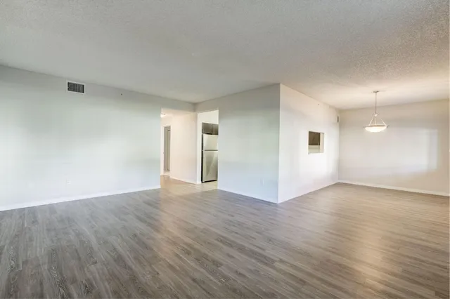 $2,200 | 4685 Haverhill Road, Unit A11, West Palm Beach, FL 33417