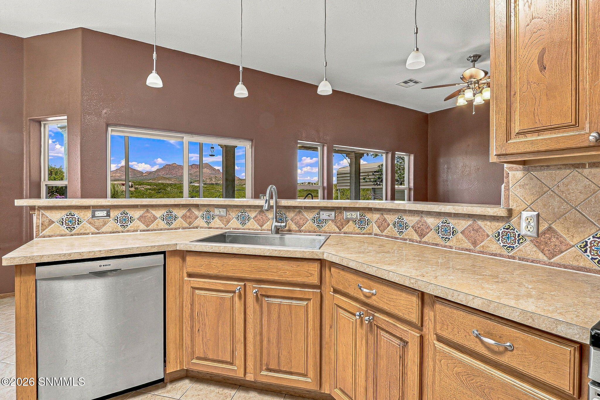 2001 Rincon De Amigos Las Cruces, NM 88012 - Photo 14 of 56 Kitchen