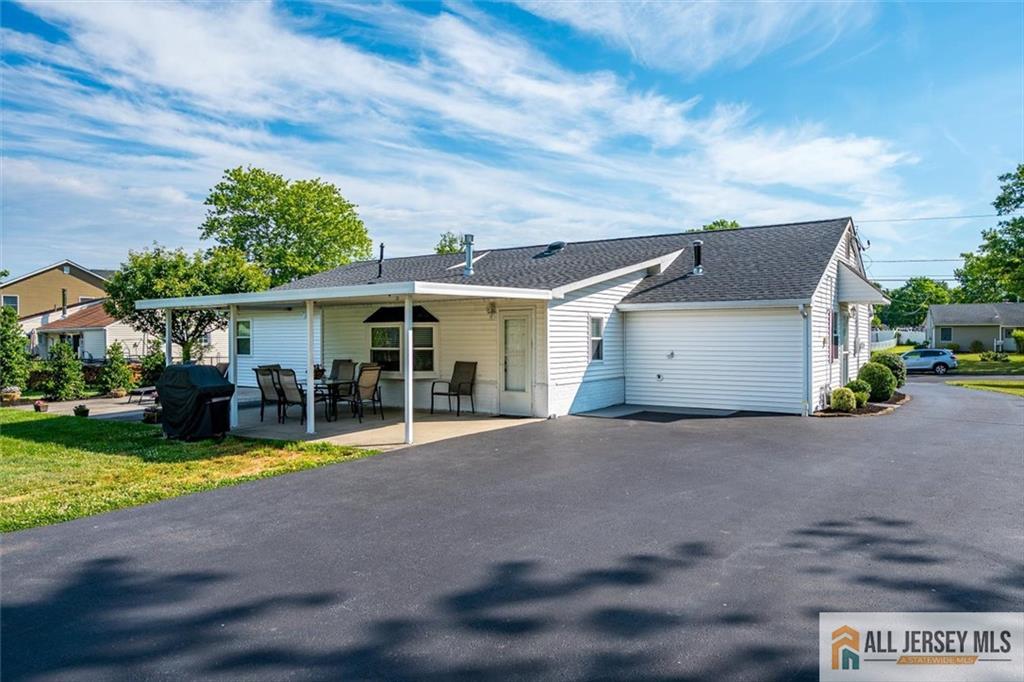 39 Kendall Road Kendall Park, NJ 08824 - Photo 32 of 41