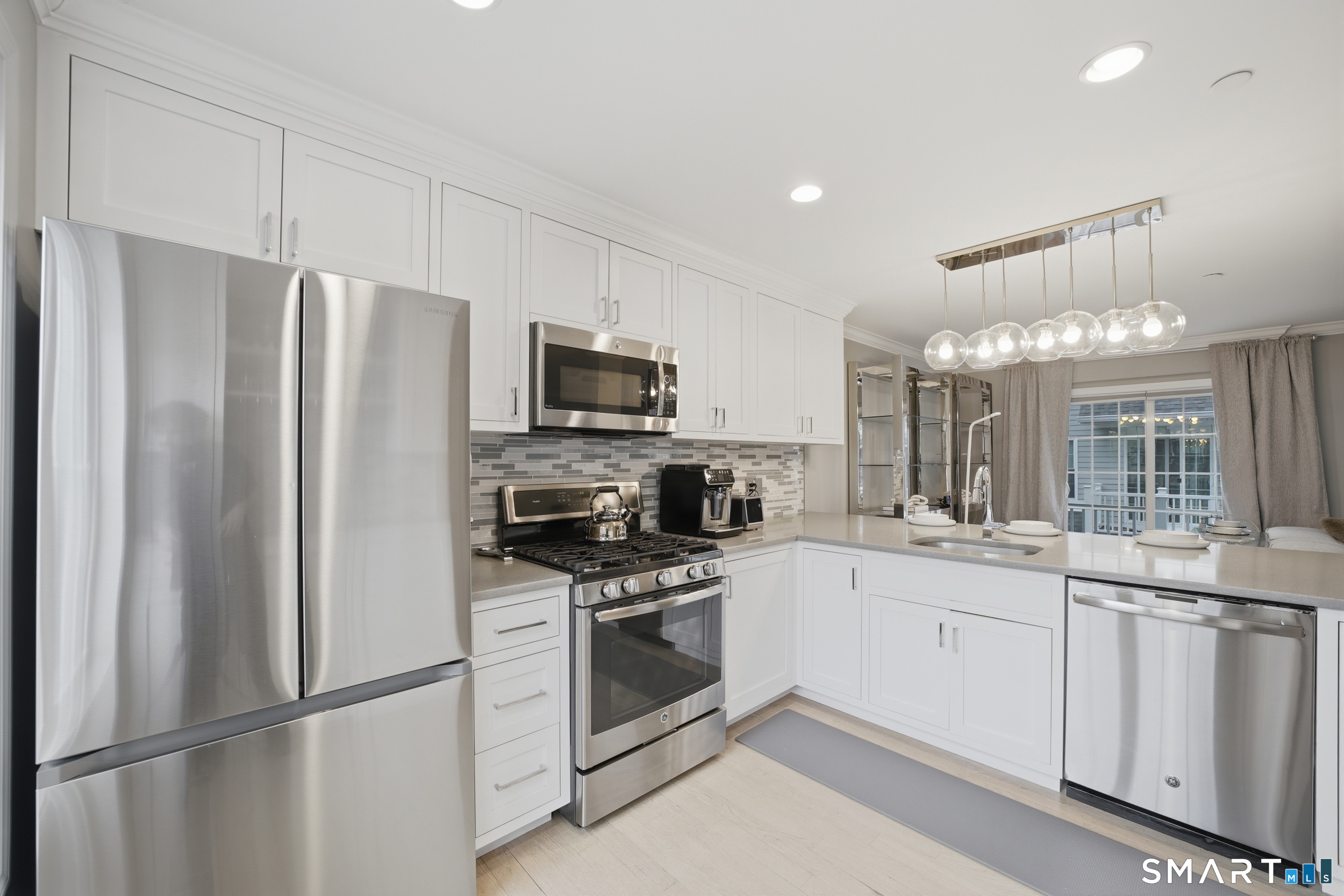 20 3rd Street, Unit 3 Stamford, CT 06905 - Photo 11 of 43 Main Level Kitchen