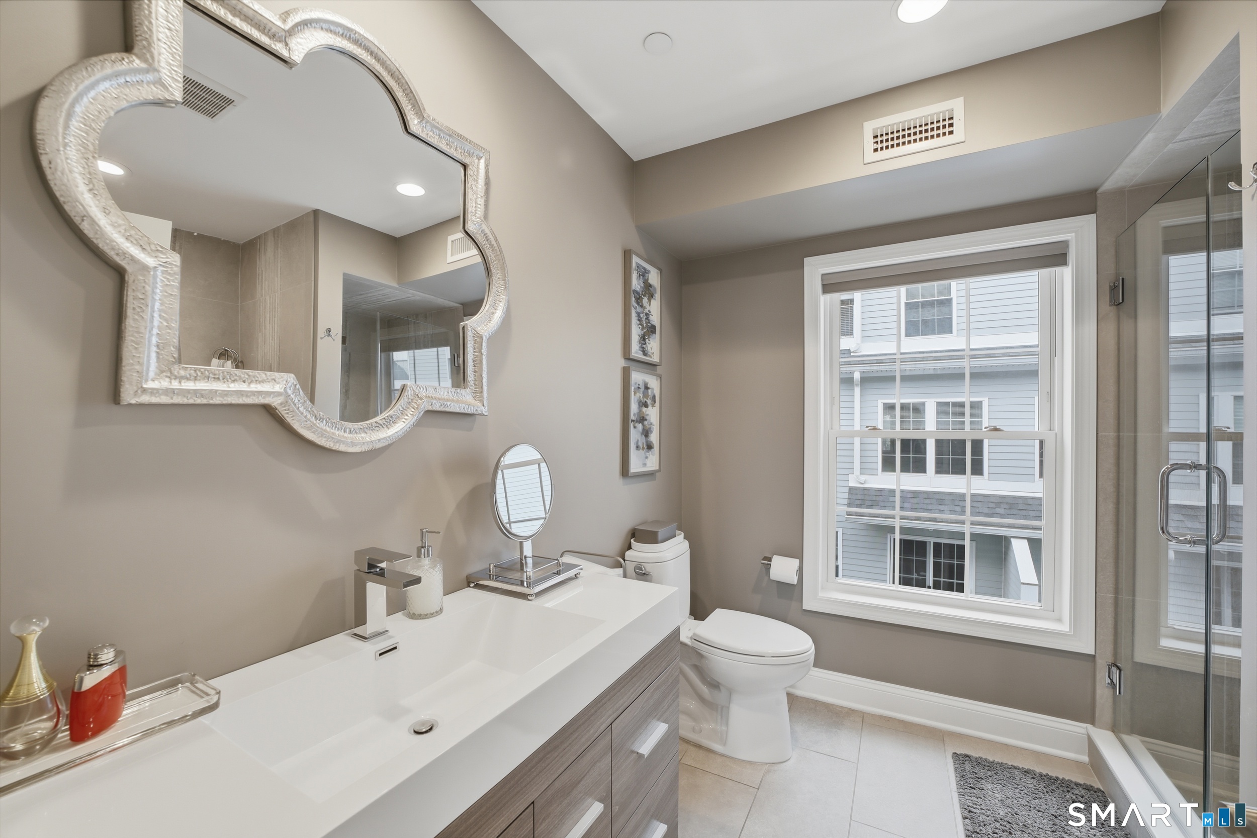 20 3rd Street, Unit 3 Stamford, CT 06905 - Photo 22 of 43 2nd Level - Full Bathroom