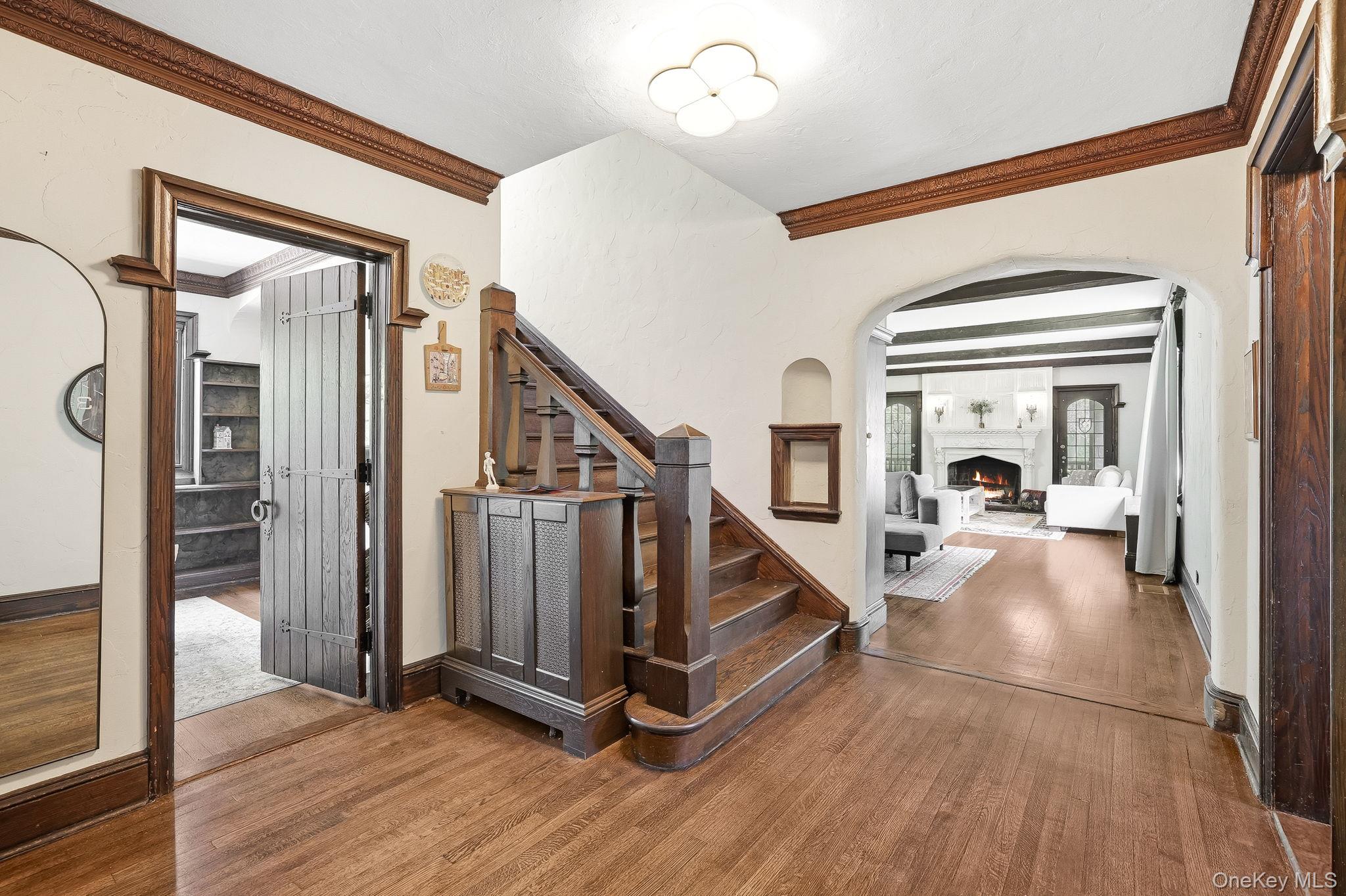 14 Overhill Road New Rochelle, NY 10804 - Photo 6 of 54