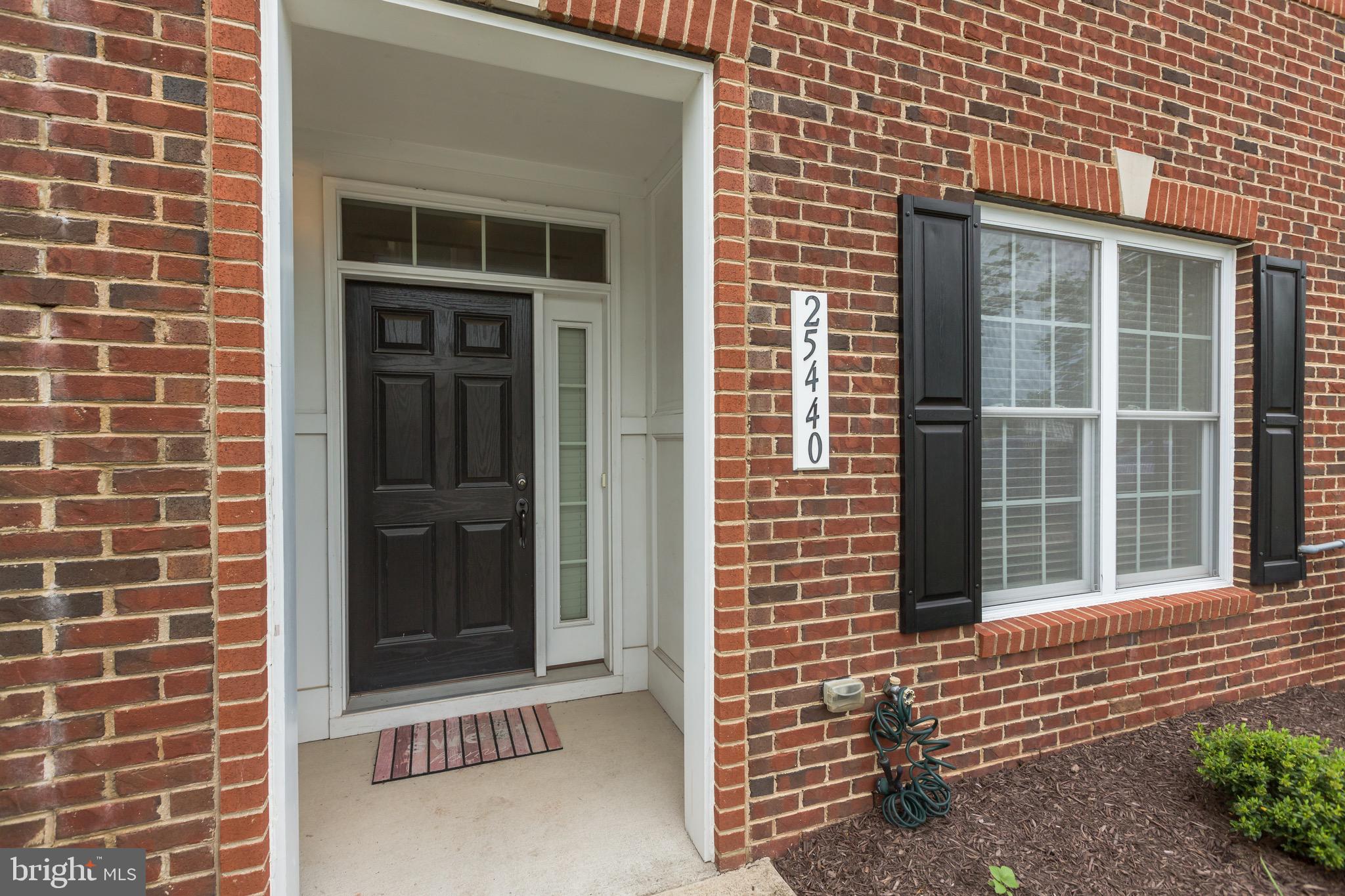 25440 South Riding Boulevard Chantilly, VA 20152 - Photo 4 of 37 Gallery Image 4