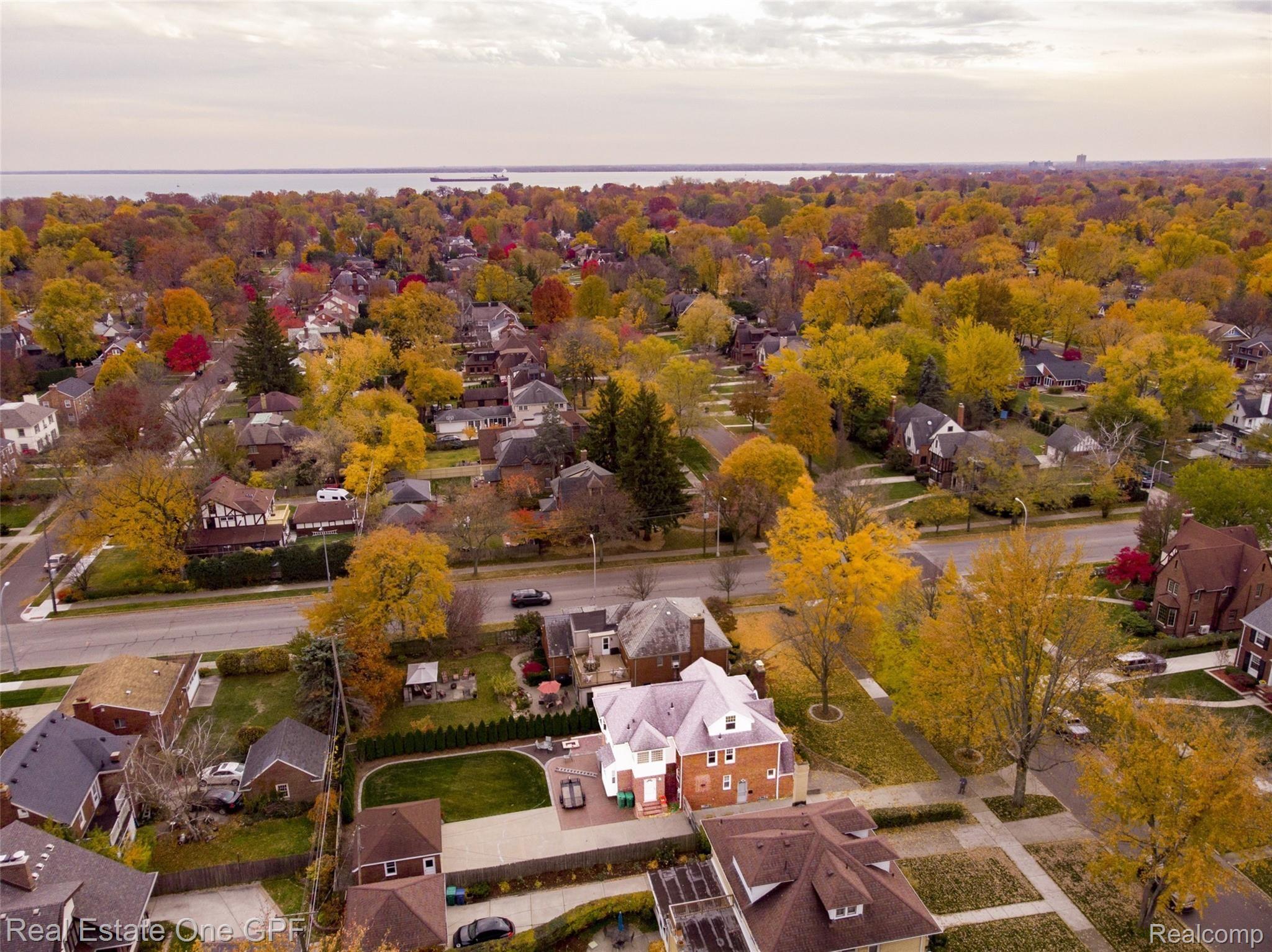 1210 Yorkshire Road Grosse Pointe, MI 48230 - Photo 37 of 37 13 ! DJI_0898-h copy.jpg