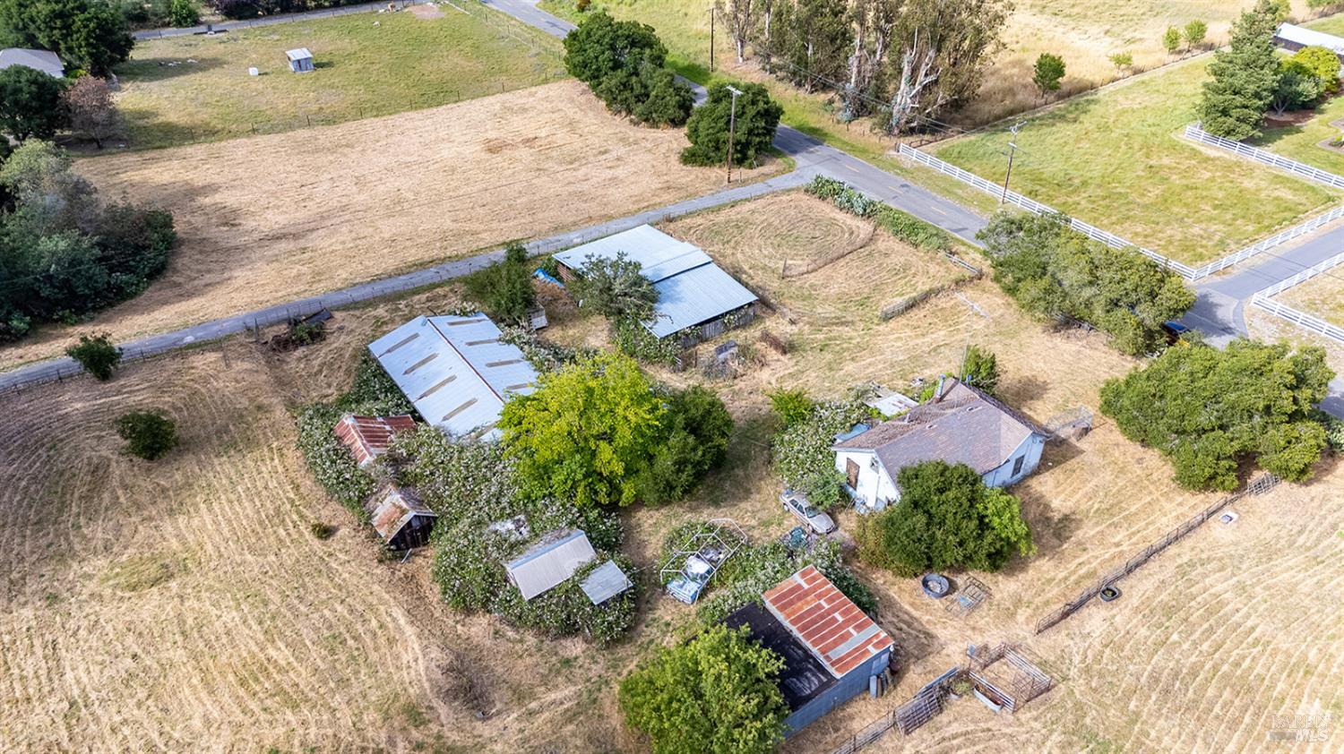 2095 Goodwin Avenue Penngrove, CA 94951 - Photo 4 of 55