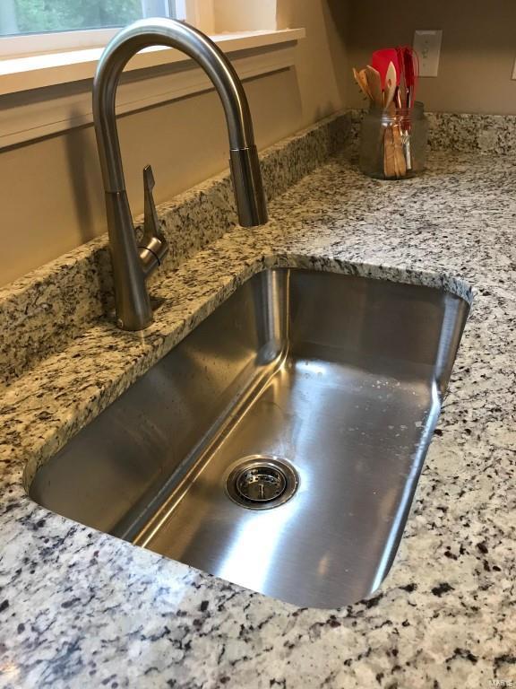 3954 Roland Boulevard St. Louis, MO 63121 - Photo 8 of 37