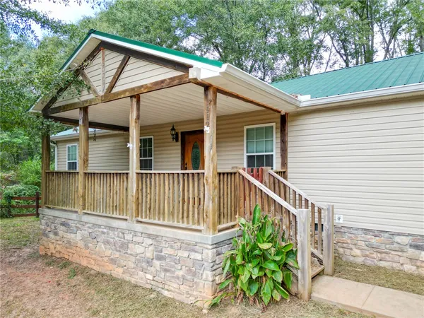 $300,000 | 112 Aiken Street, Central, SC 29630