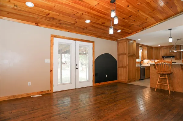 $300,000 | 112 Aiken Street, Central, SC 29630