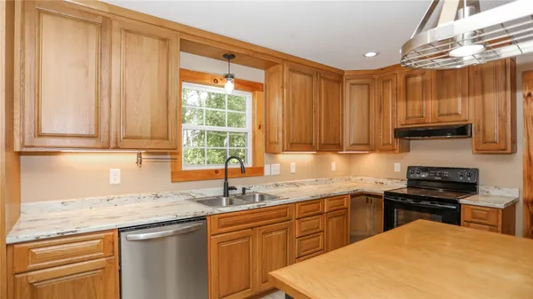 $300,000 | 112 Aiken Street, Central, SC 29630