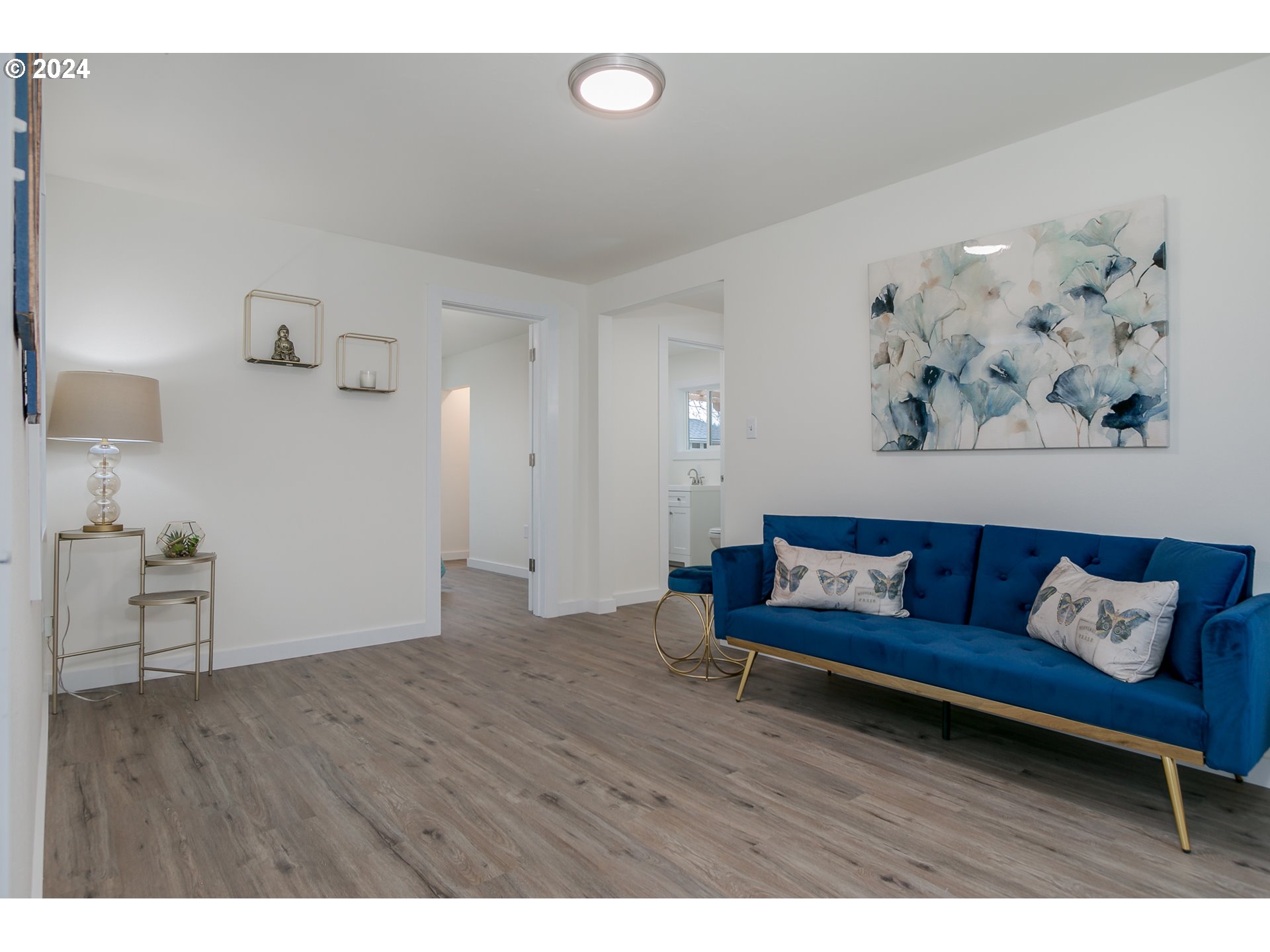 144 South 15th Street Springfield, OR 97477 - Photo 11 of 35 a view of workspace with furniture and wooden floor