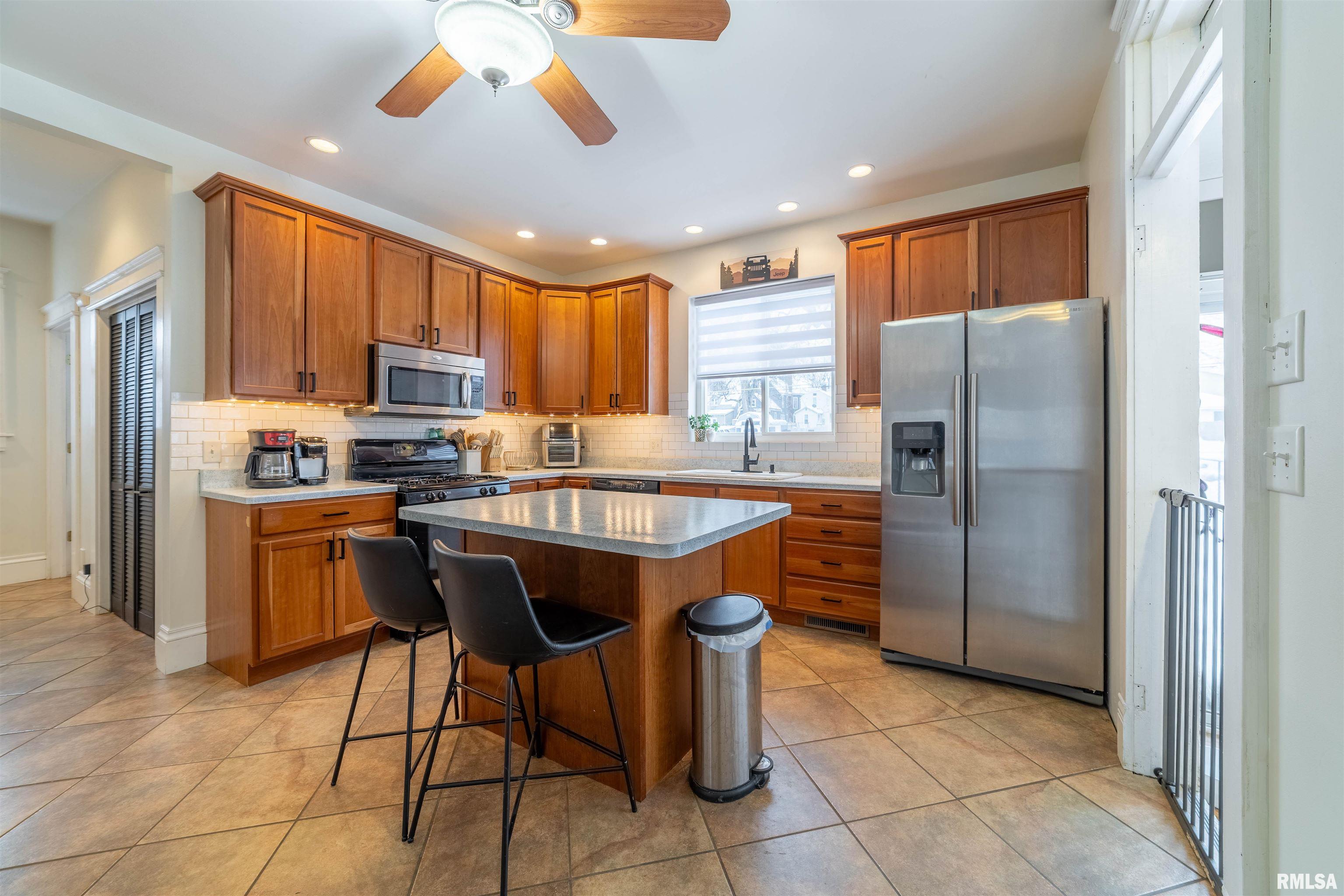 1431 Ohio Street Quincy, IL 62301 - Photo 8 of 25