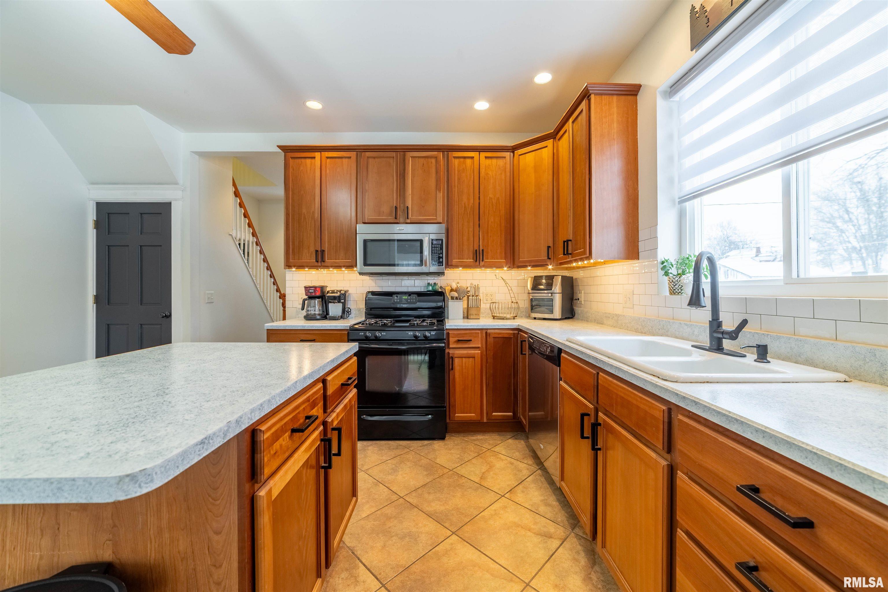 1431 Ohio Street Quincy, IL 62301 - Photo 10 of 25