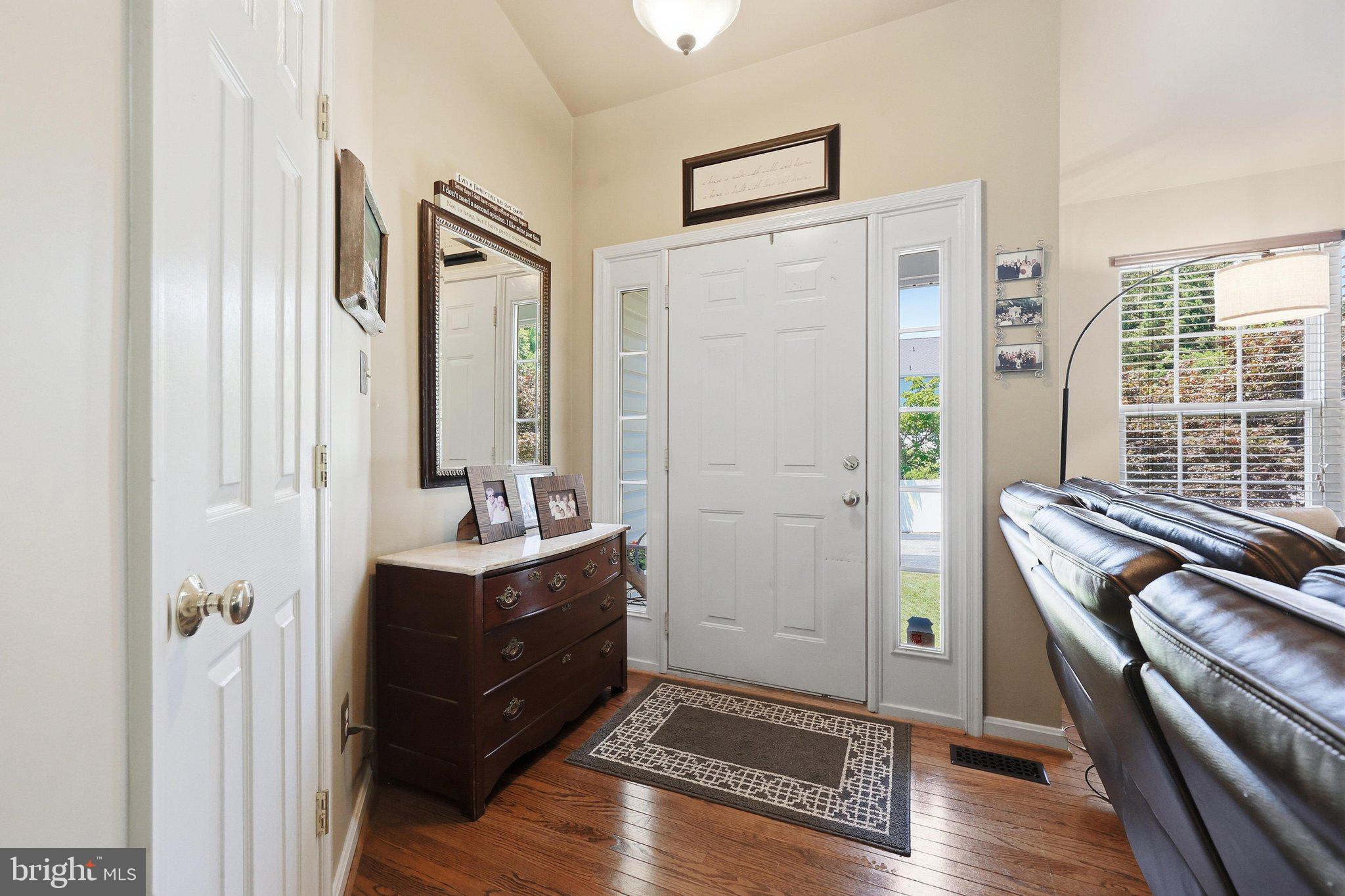 6154 Downs Ridge Court Elkridge, MD 21075 - Photo 21 of 58 foyer