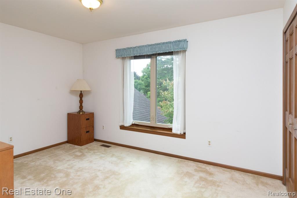 530 Timberline Drive Rochester Hills, MI 48309 - Photo 20 of 35