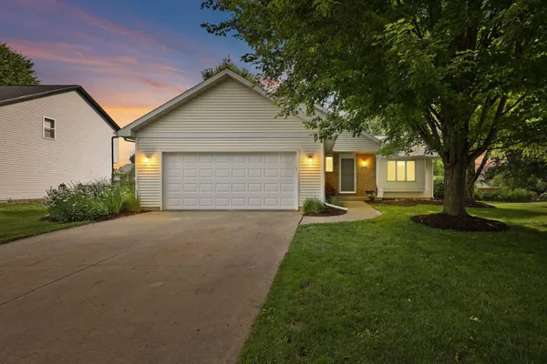 $445,000 | 632 Grandview Drive, Sun Prairie, WI 53590