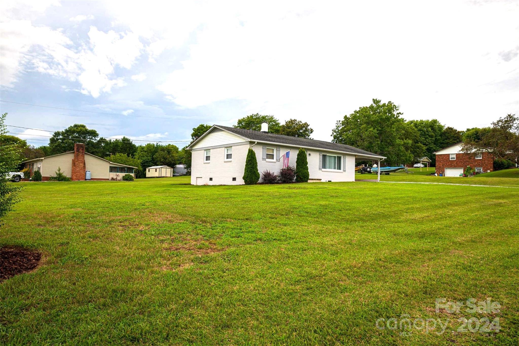 4175 Hickory Nut Ridge Road Hudson, NC 28638 - Photo 7 of 25