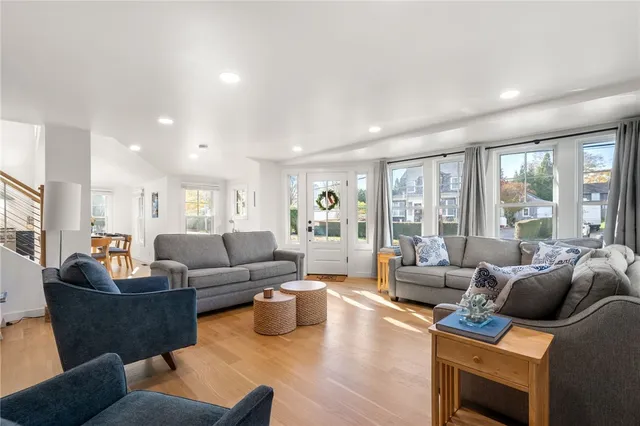 $4,200 | 14 Robinson Street, Narragansett, RI 02882