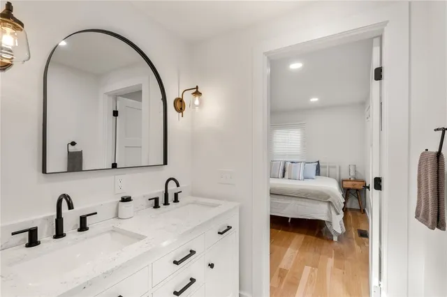 $4,200 | 14 Robinson Street, Narragansett, RI 02882