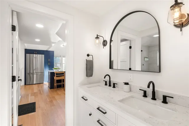 $4,200 | 14 Robinson Street, Narragansett, RI 02882