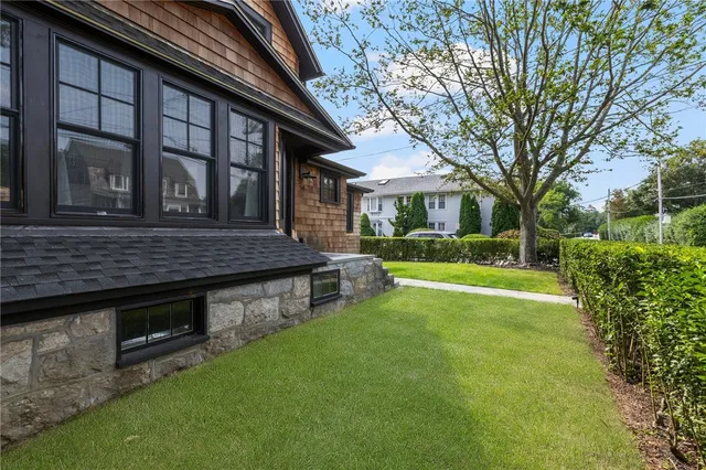 $4,200 | 14 Robinson Street, Narragansett, RI 02882