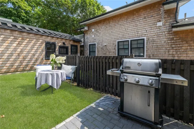 $4,200 | 14 Robinson Street, Narragansett, RI 02882