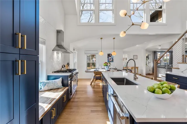 $4,200 | 14 Robinson Street, Narragansett, RI 02882