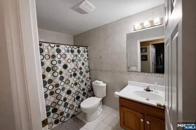 $899,000 | 952 Flora Street, Elizabeth, NJ 07201