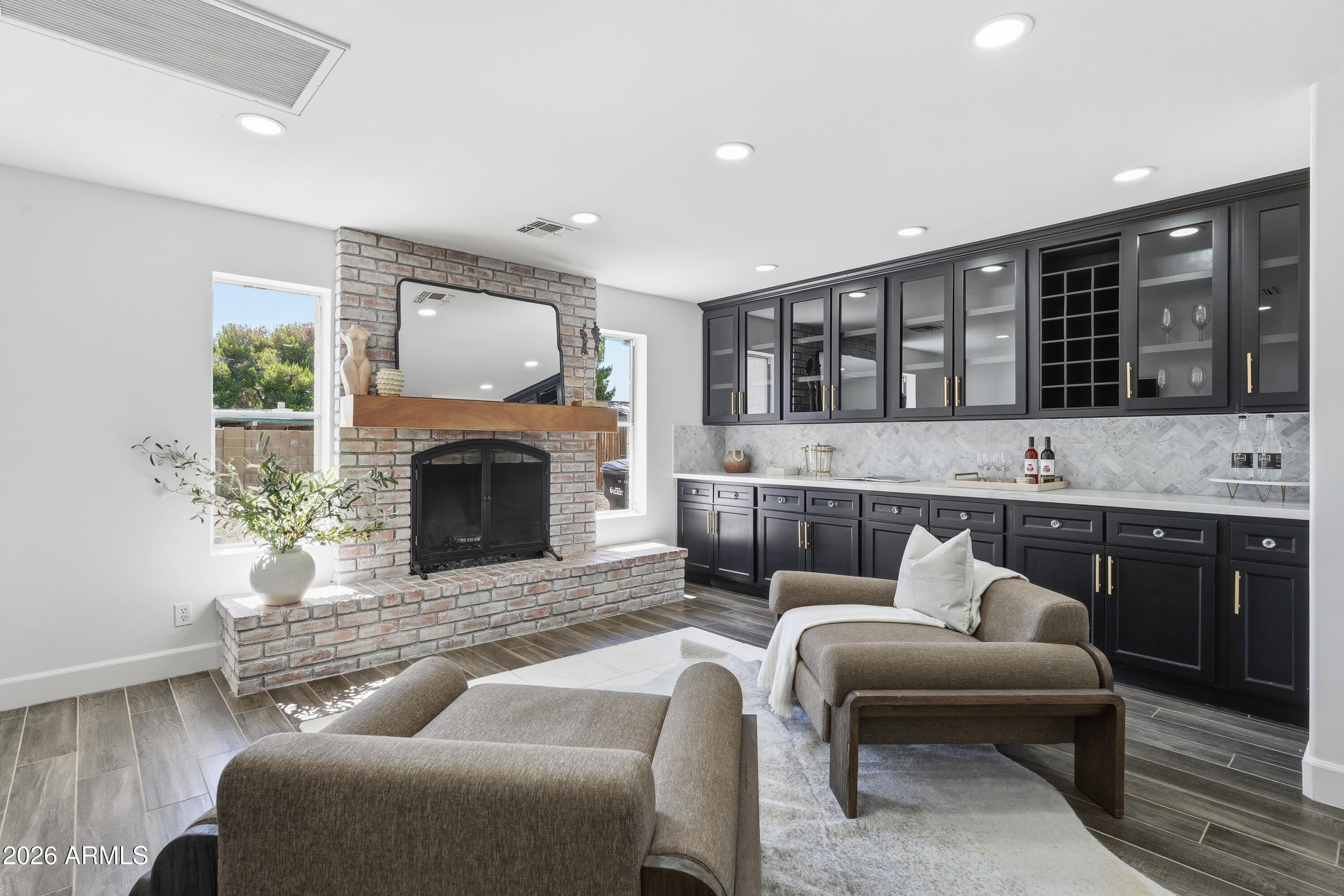 2266 East Willis Road Gilbert, AZ 85297 - Photo 6 of 95