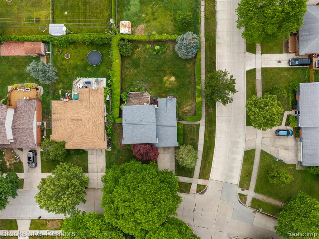 2002 Hempstead Drive Troy, MI 48083 - Photo 37 of 41