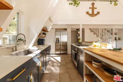 $1,550,000 | 21316 Hillside Drive, Topanga, CA 90290