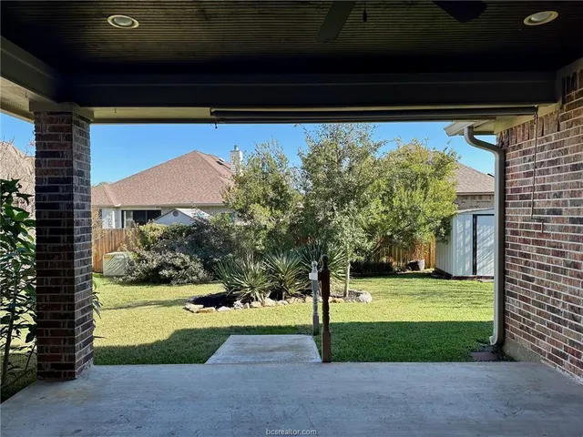 a view of outdoor space