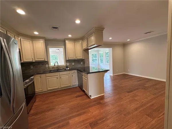 $2,800 | 5100 Murray Road, Winston-Salem, NC 27106