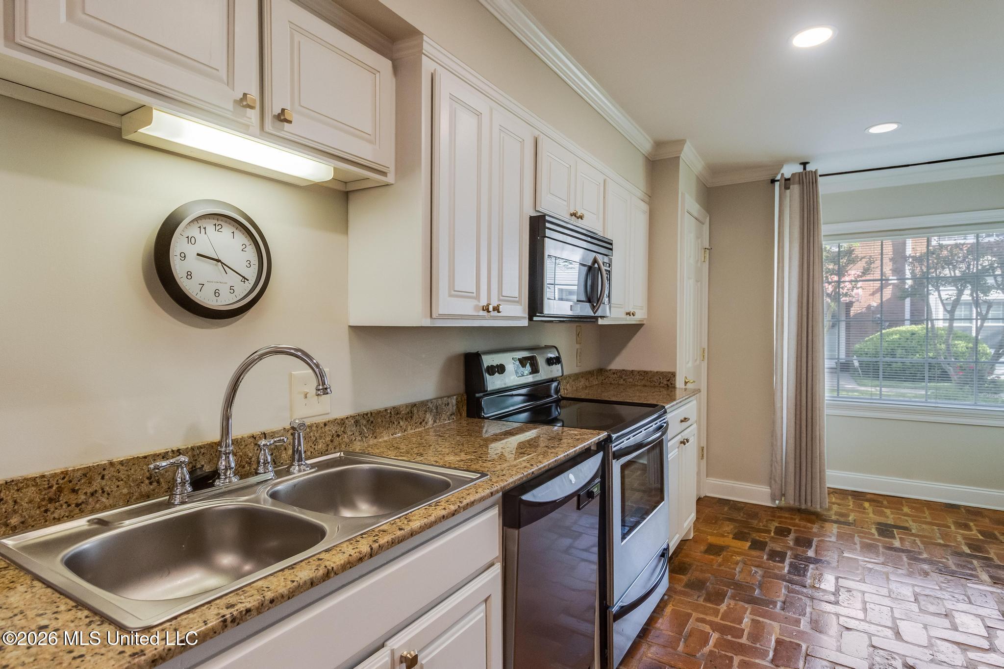 928 Courthouse Road, Unit 30 Gulfport, MS 39507 - Photo 7 of 26 IMG_2651-2