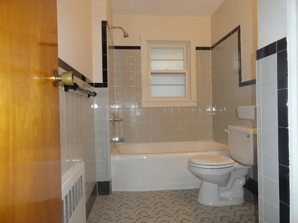 $1,900 | 1059 Main Street, Unit 1, Wakefield, MA 01880