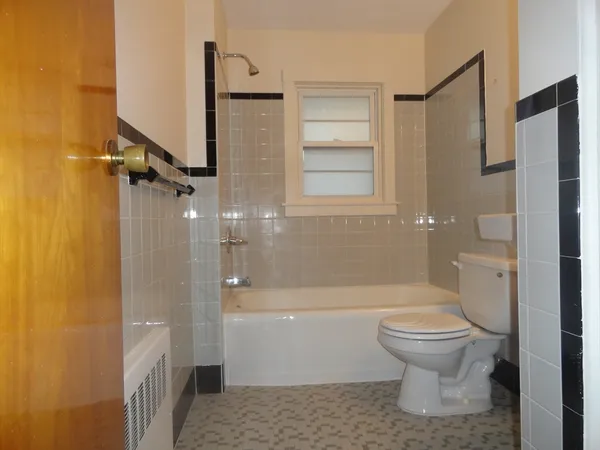 $1,900 | 1059 Main Street, Unit 1, Wakefield, MA 01880