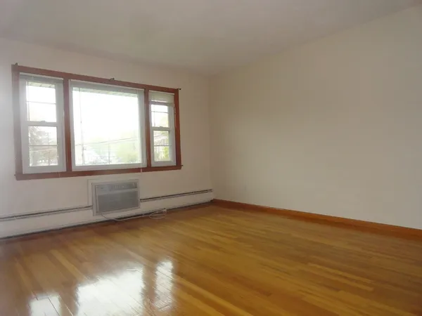 $1,900 | 1059 Main Street, Unit 1, Wakefield, MA 01880