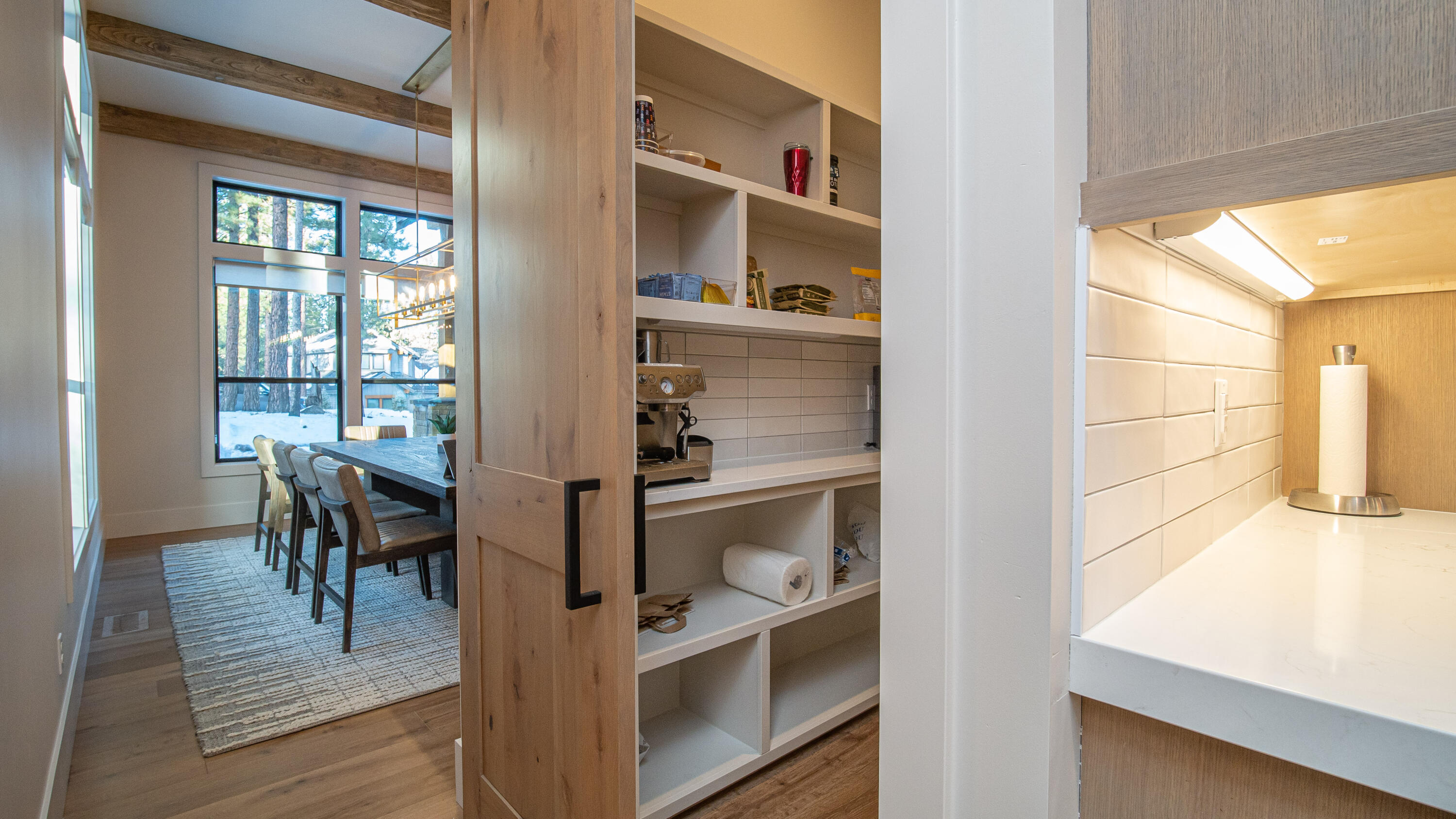 56371 Fireglass Loop, Unit 207 Bend, OR 97707 - Photo 14 of 95 Butler Pantry